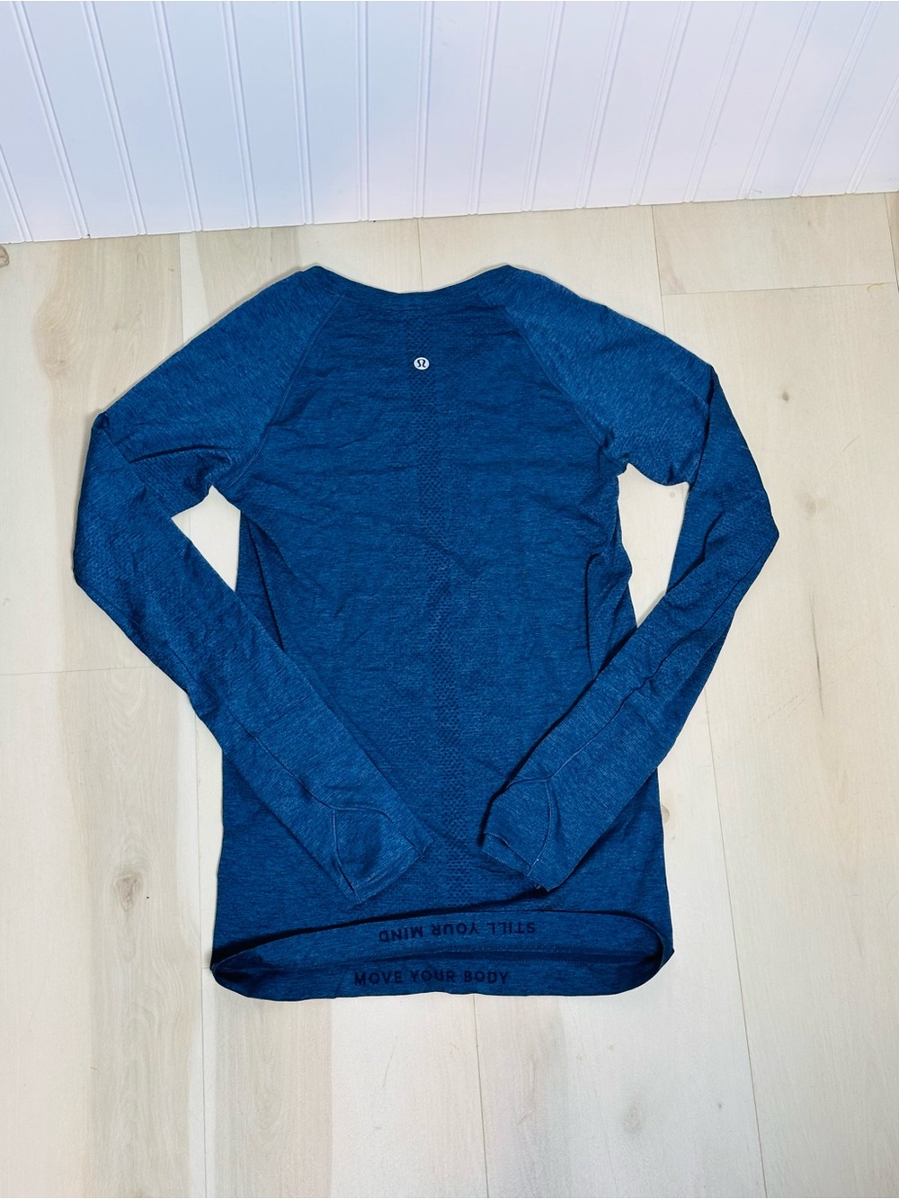 lululemon Swiftly Tech Long Sleeve Shirt 6 Gym Hip length Lightweight Breathable - Picture 9 of 10